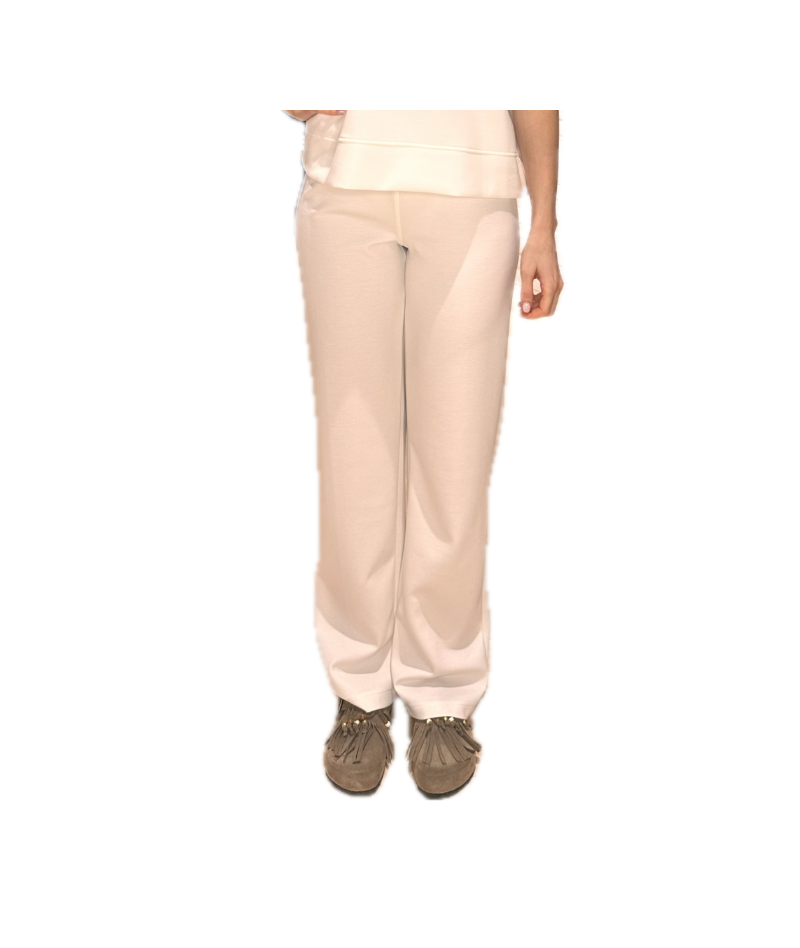 Donna pantalone palazzo